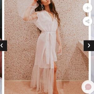 Untamed Petals Pearl Bridal Robe